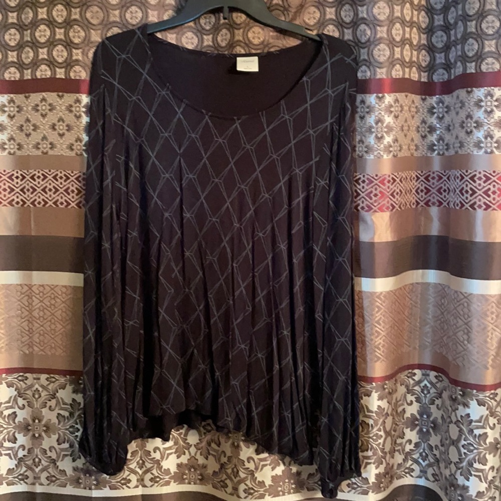 Soma top soft and stretchy
